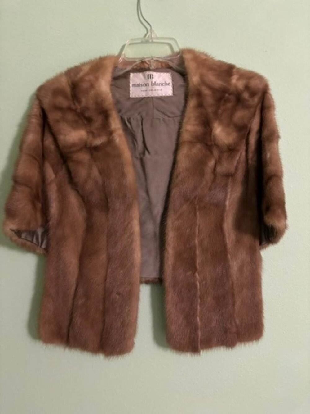 Vintage Labeled Maison Blanche New Orleans Genuine fur capelet lined w/pockets